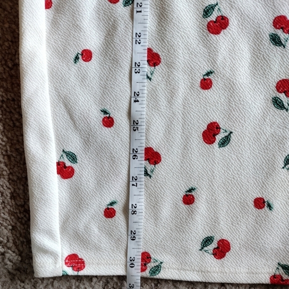 White Cherry Dress Size Large New - Picture 17 of 17